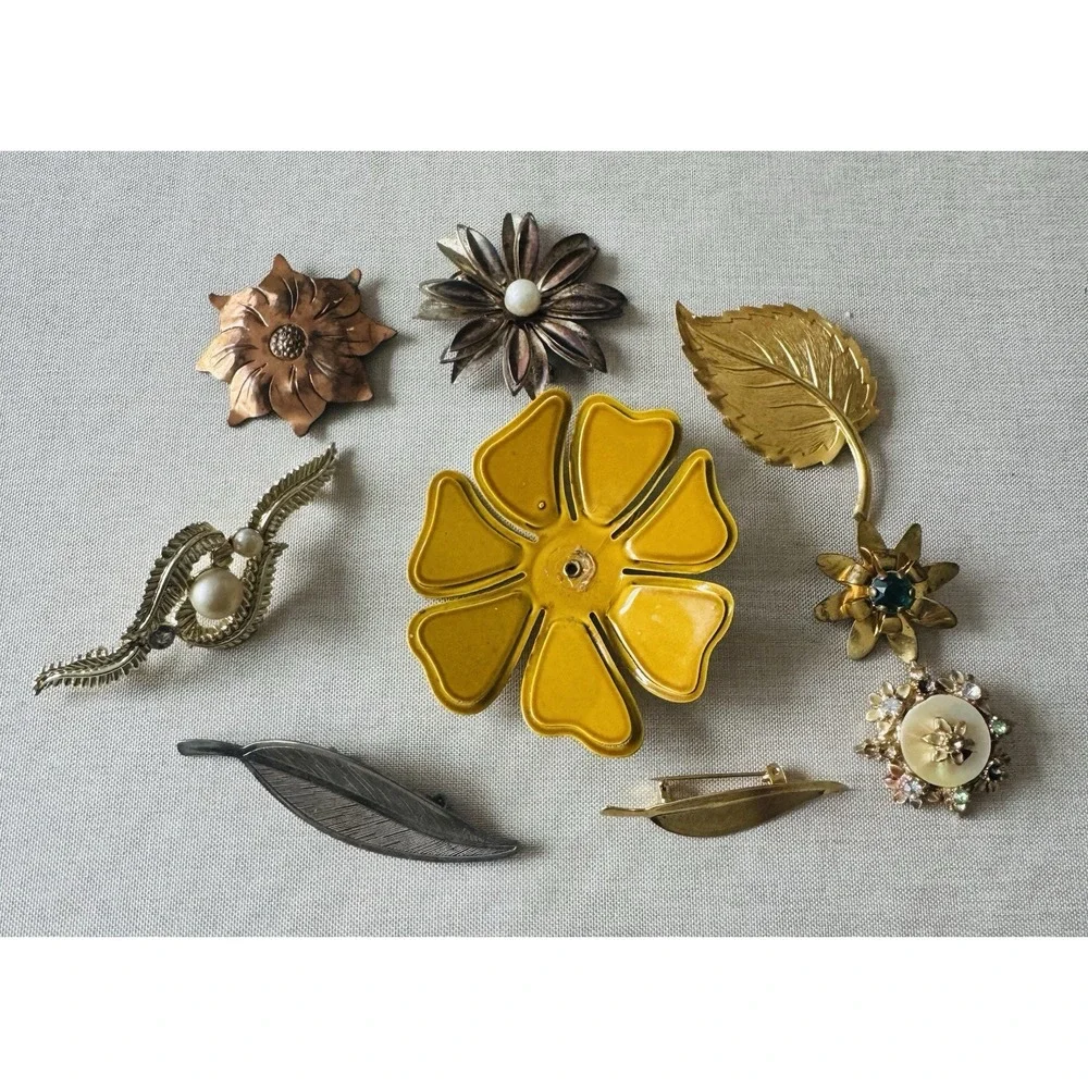 9‎ Vintage Leaf Flower Brooch Gold Silver  Bronze Tone Rhinestones Enameled